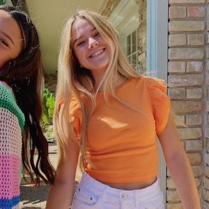 Meet your Posher, Ava